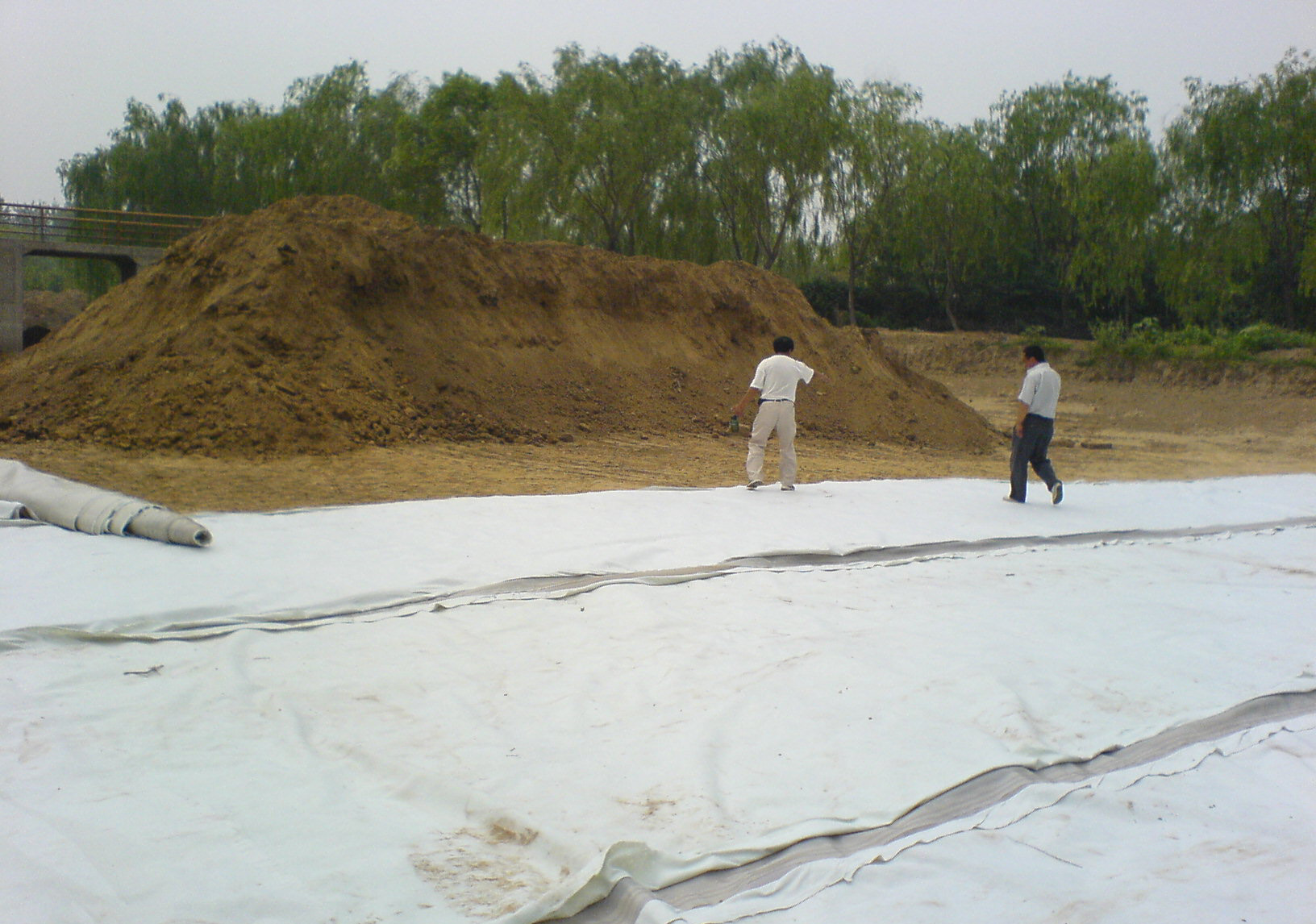 工程實(shí)驗(yàn)如何模擬土工膜的受力狀態(tài)？